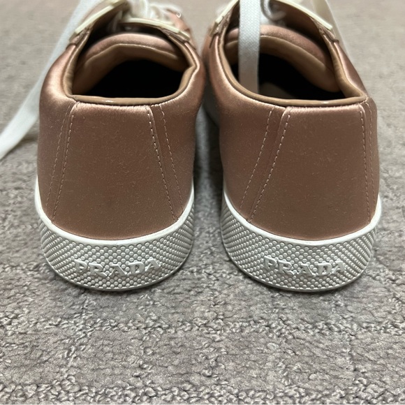 Women’s Prada sneakers size 39 (8/8.5 US) - Picture 5 of 8